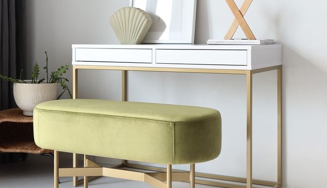 Minimalistyczna toaletka w stylu glamour