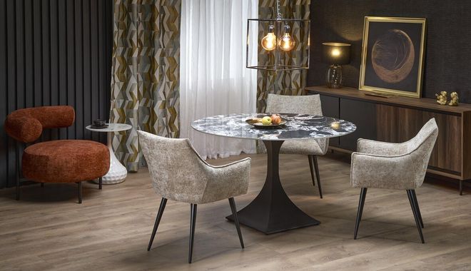 Glamour w ciemnym salonie